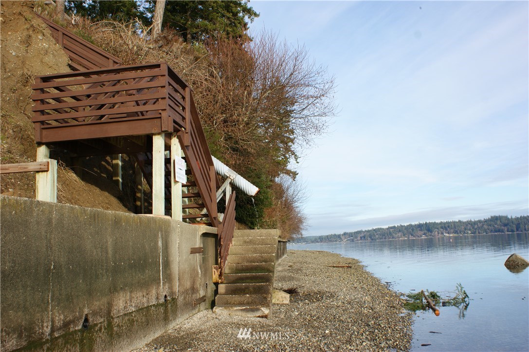 200 East Sund Road Grapeview, WA 98546 - Photo 35 of 40 a view of a pathway with a building in the background