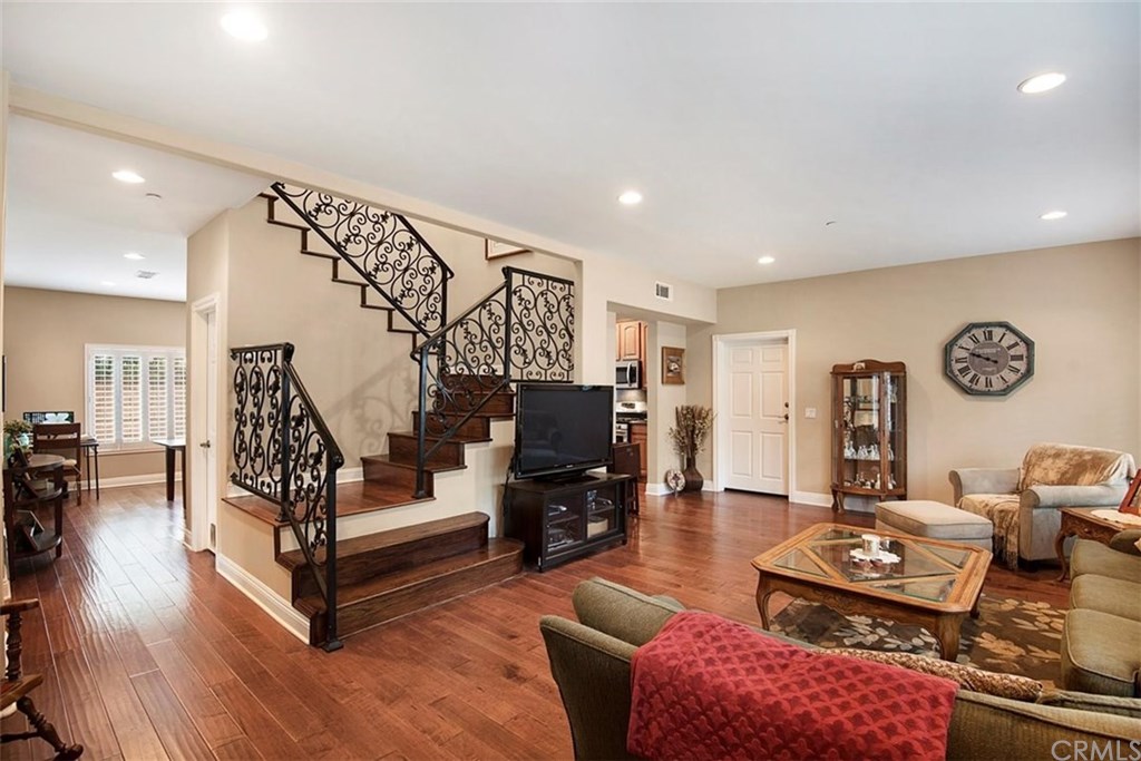 3012 Sycamore Avenue La Crescenta, CA 91214 - Photo 4 of 26