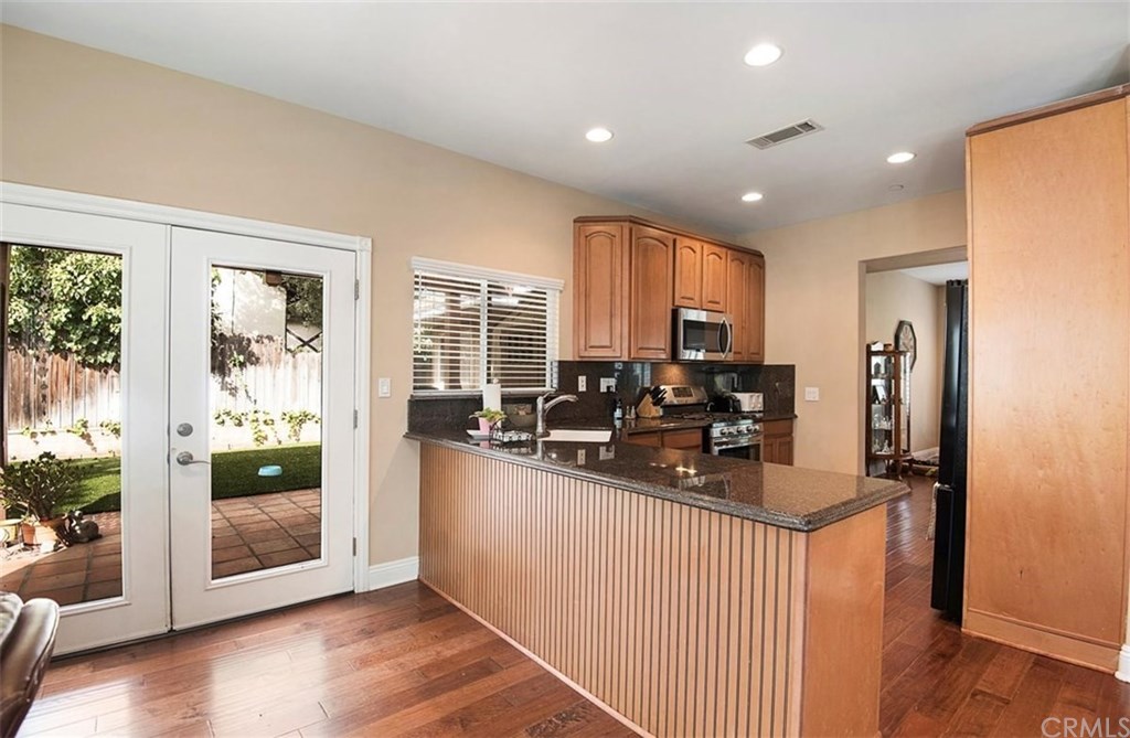 3012 Sycamore Avenue La Crescenta, CA 91214 - Photo 9 of 26