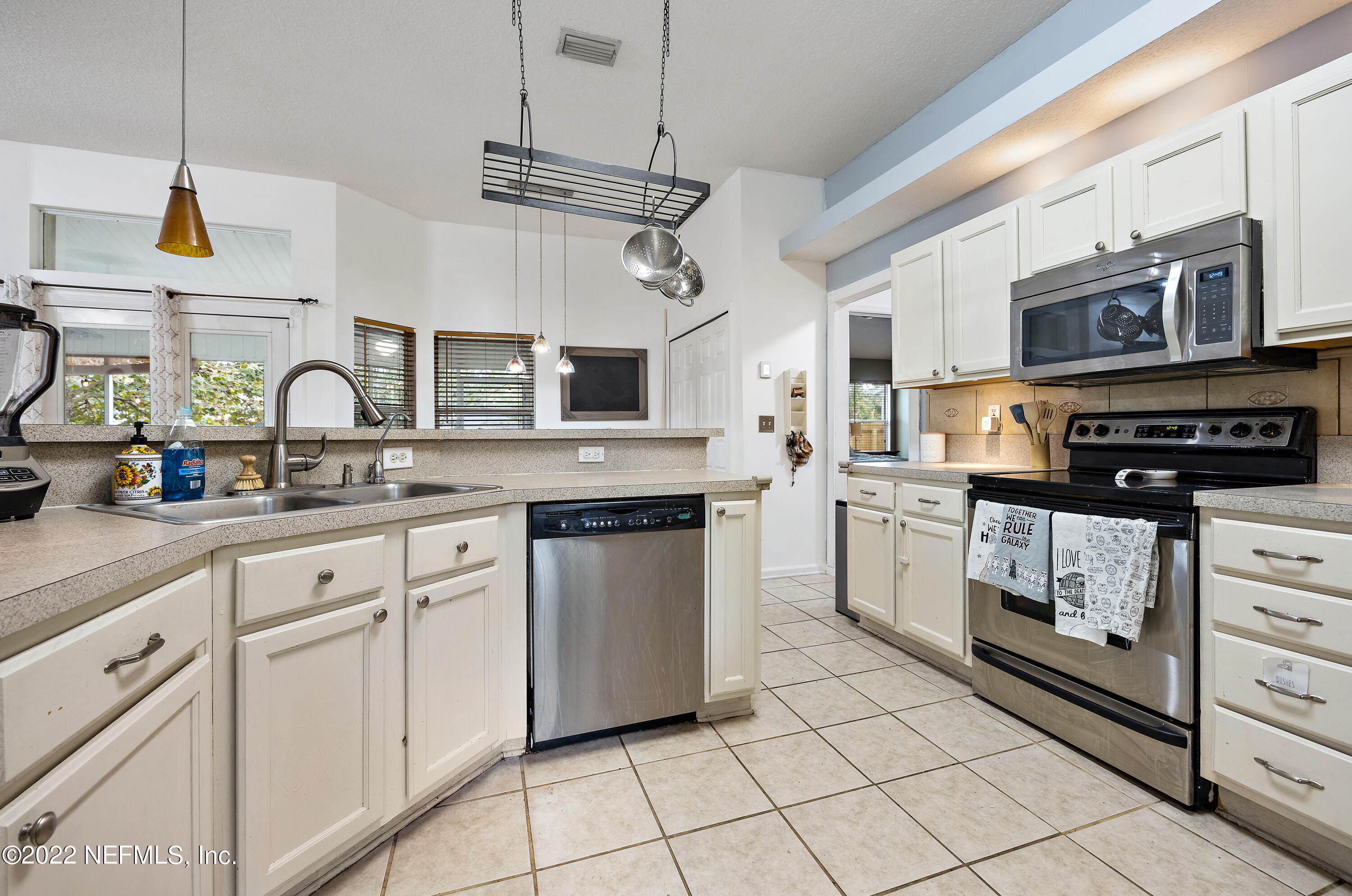 834 Pine Moss Road Jacksonville, FL 32218 - Photo 6 of 25 06-Kitchen