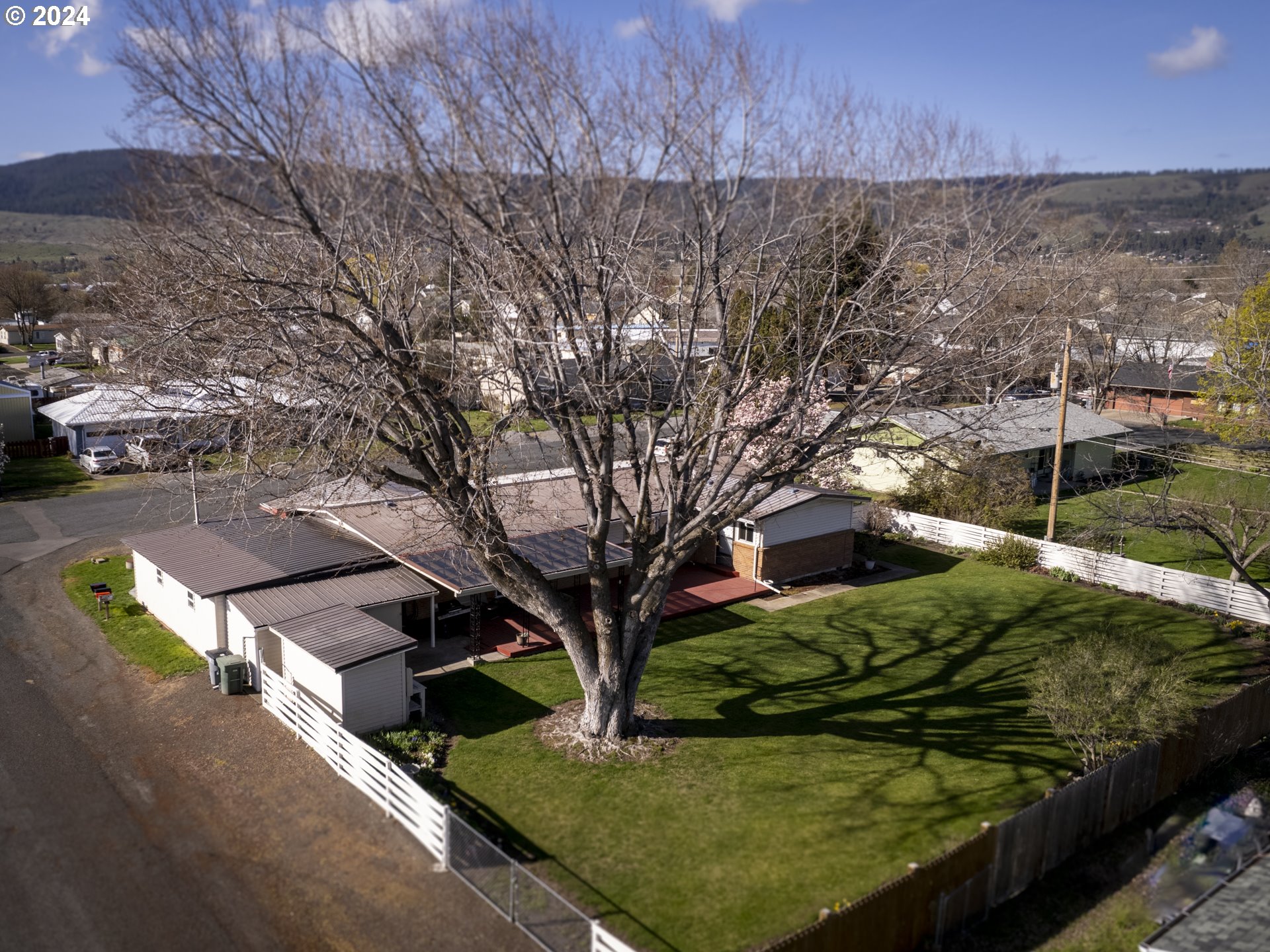 1405 Progress Loop La Grande, OR 97850 - Photo 3 of 40 Gallery Image 3