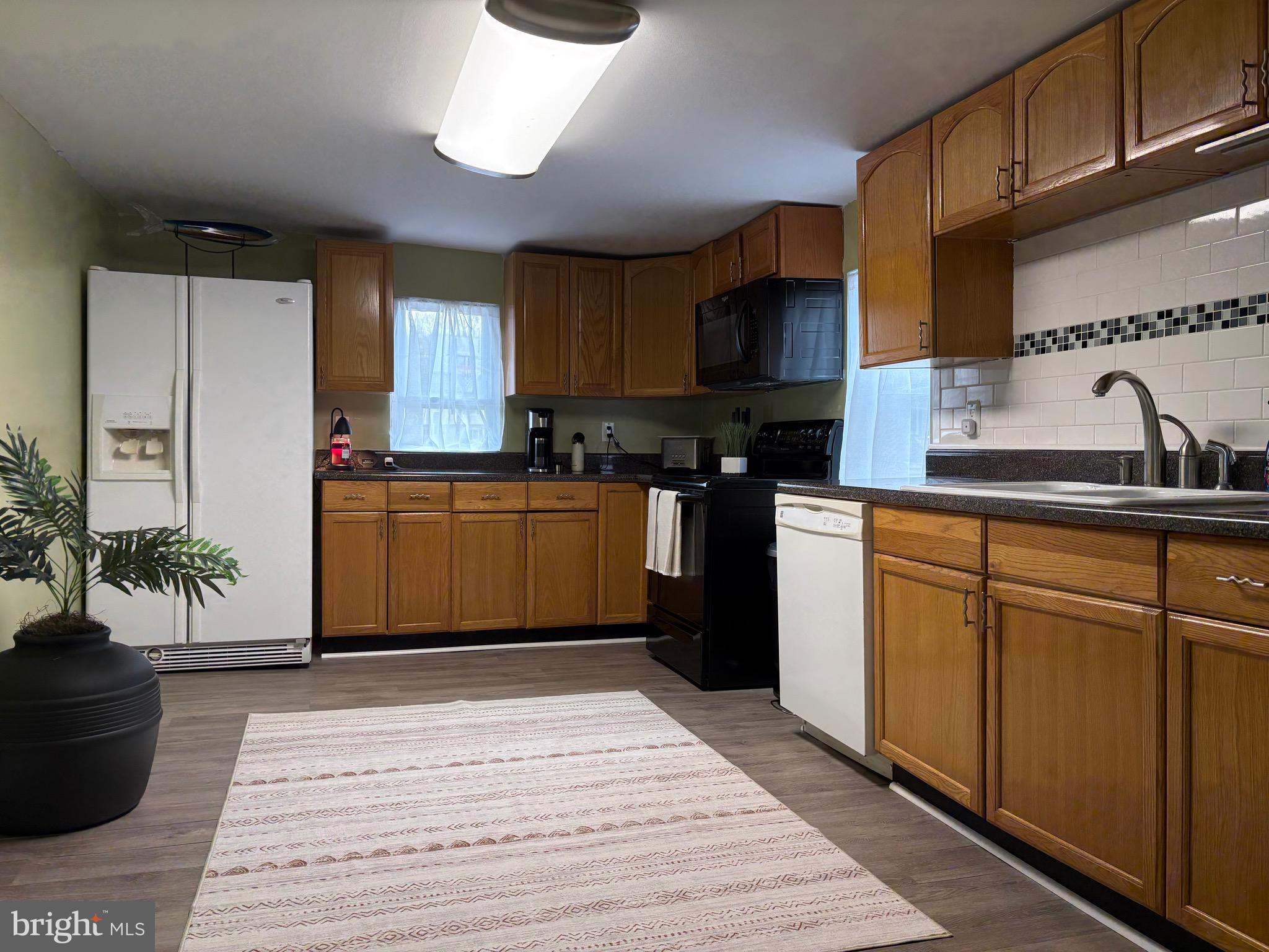 417 Main Street Juliustown, NJ 08022 - Photo 6 of 13 kitchen