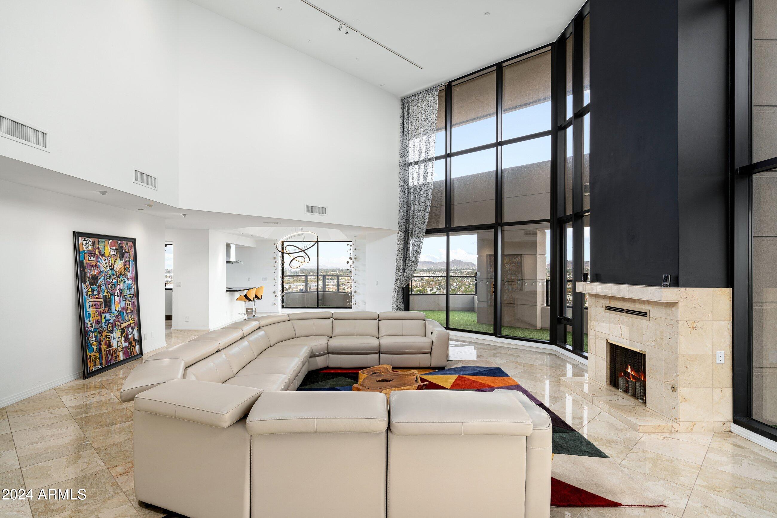 1040 East Osborn Road, Unit 1902 Phoenix, AZ 85014 - Photo 11 of 34 1040 E Osborn Rd 19th Floor 3 of 5