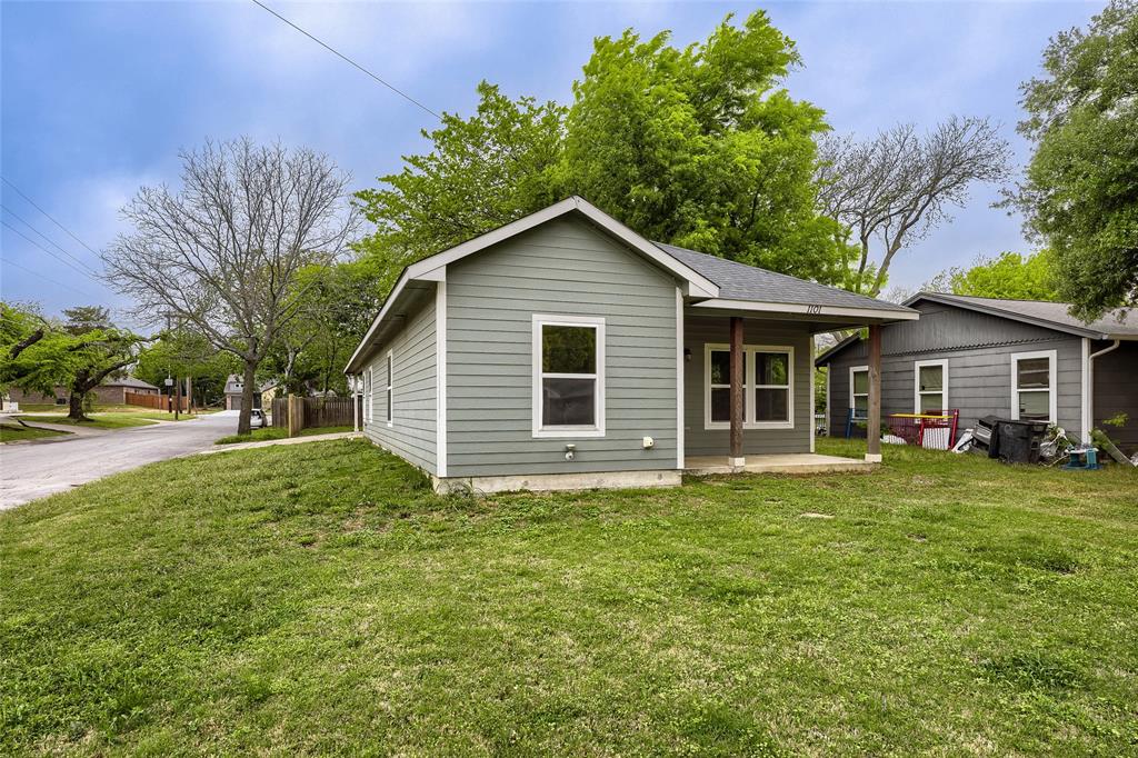 1101 Baird Street Cleburne, TX 76033 - Photo 3 of 27