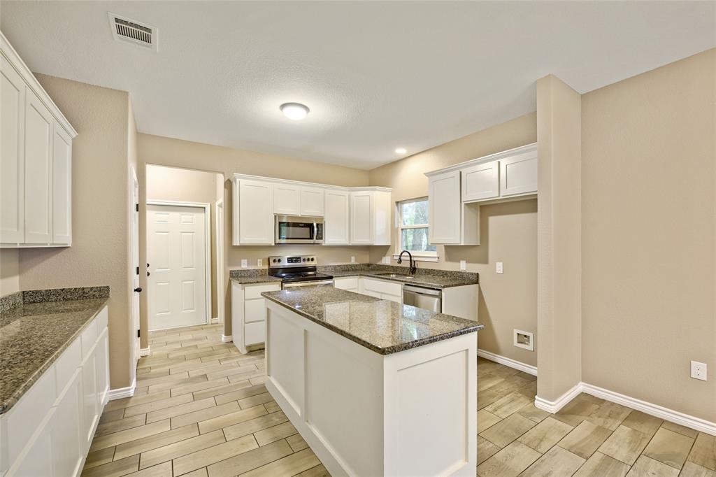 1101 Baird Street Cleburne, TX 76033 - Photo 8 of 27