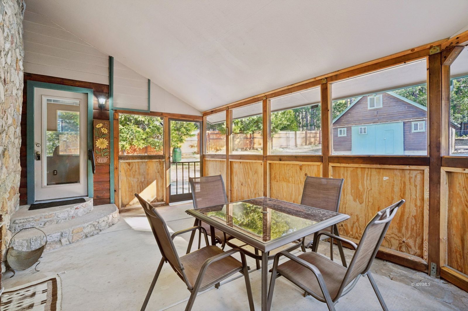 25140 Lodge Road Idyllwild, CA 92549 - Photo 26 of 40 Screened in Patio