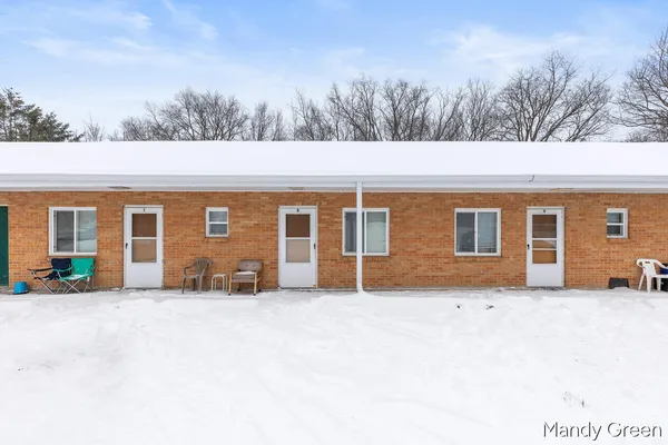 $350,000 | 9896 11 Mile Road, Mecosta, MI 49332