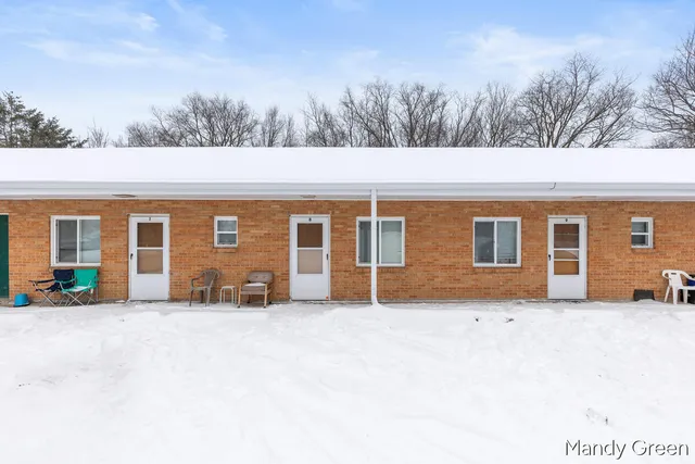 $350,000 | 9896 11 Mile Road, Mecosta, MI 49332