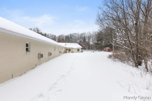 $350,000 | 9896 11 Mile Road, Mecosta, MI 49332
