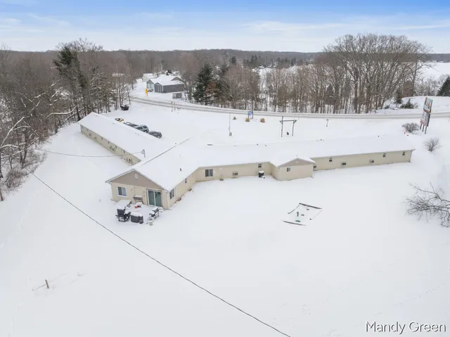 $350,000 | 9896 11 Mile Road, Mecosta, MI 49332
