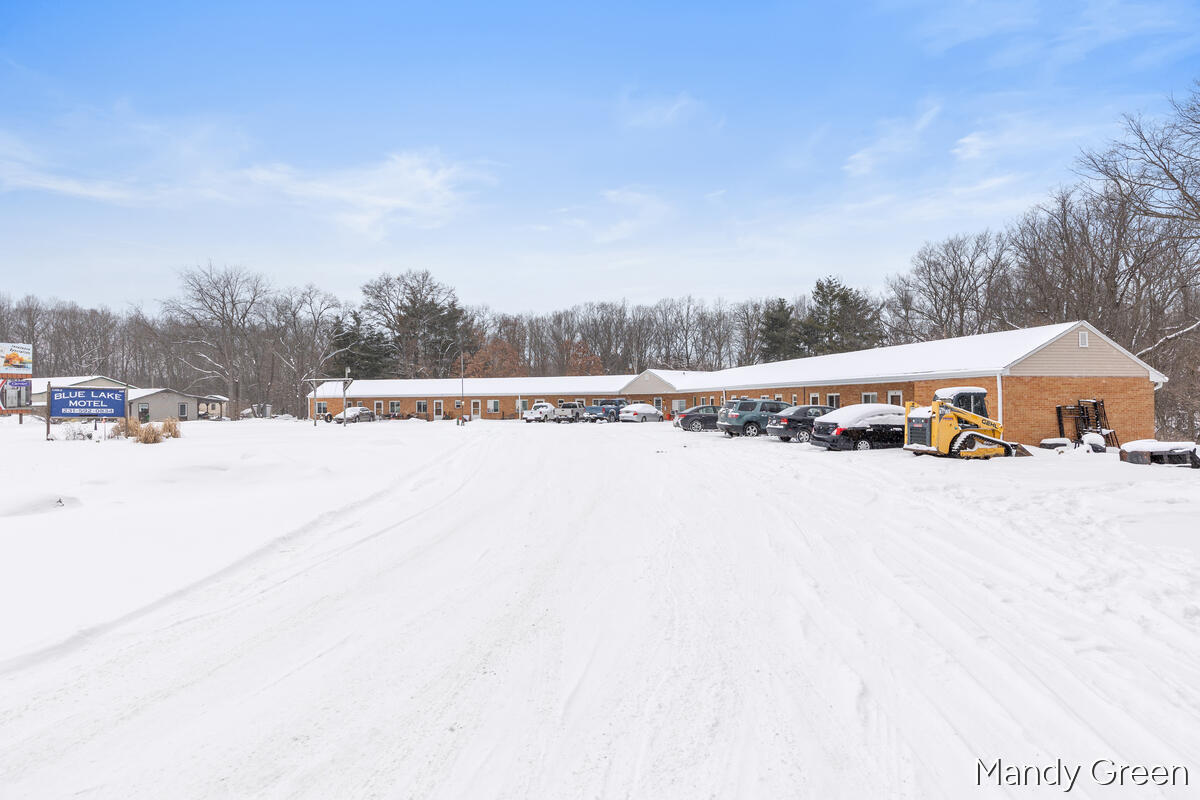 9896 11 Mile Road Mecosta, MI 49332 - Photo 4 of 22 9896-11-Mile_003
