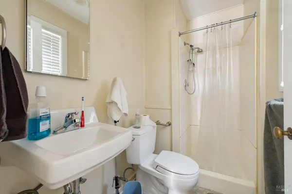$930,000 | 531 East Washington Street, Petaluma, CA 94952