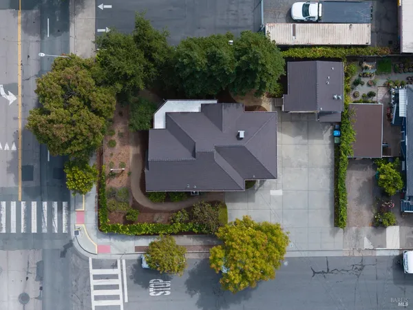$930,000 | 531 East Washington Street, Petaluma, CA 94952