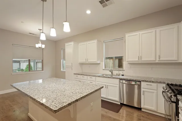 $669,900 | 563 Bascule Drive, Oakdale, CA 95361