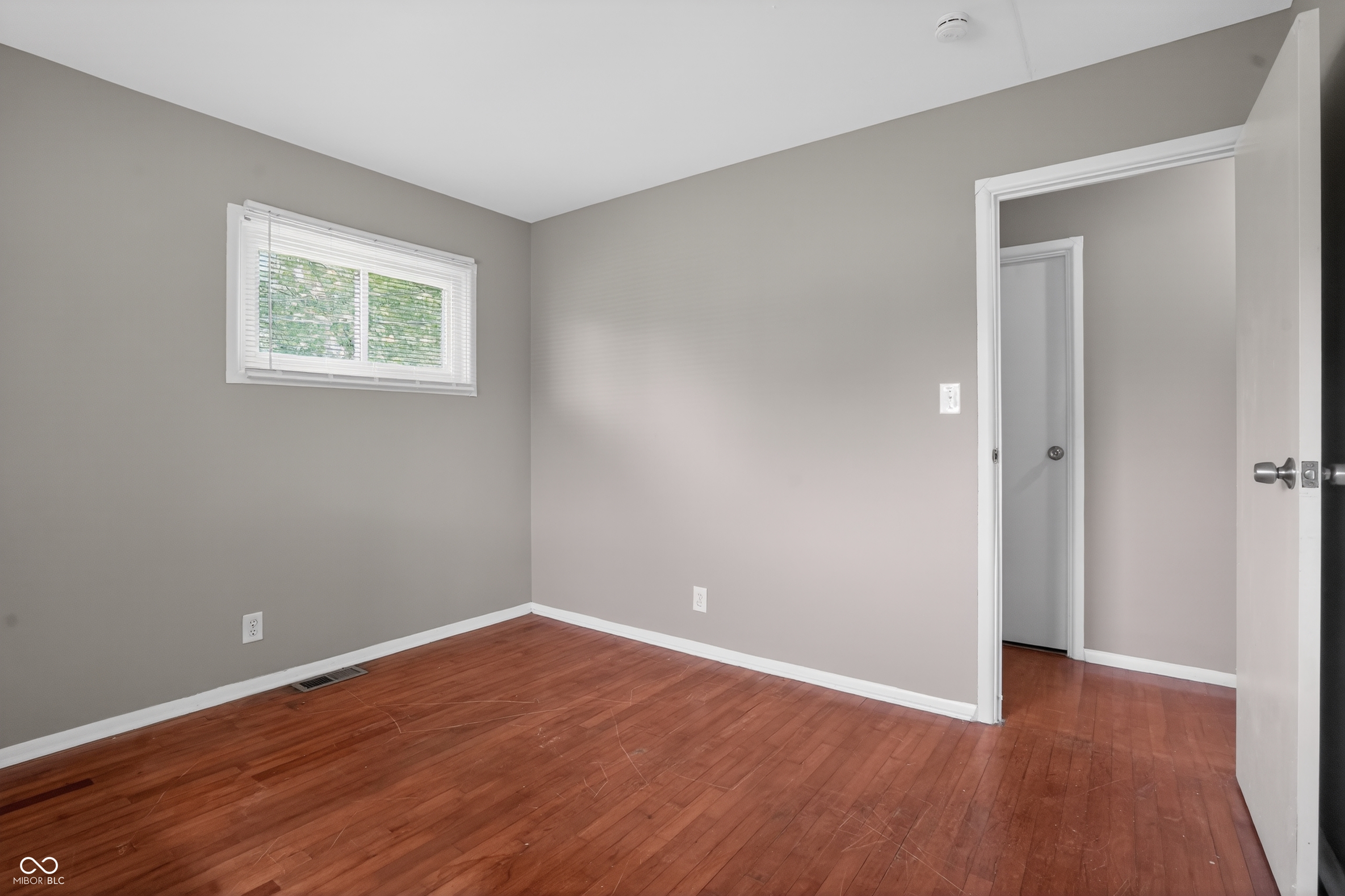 430 North Post Road Indianapolis, IN 46219 - Photo 10 of 20