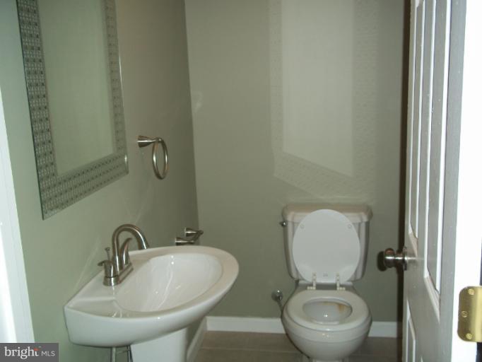 1955 Seminary Road Silver Spring, MD 20910 - Photo 15 of 25 Bath