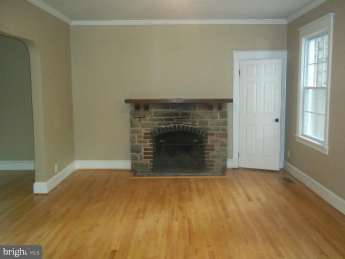 1955 Seminary Road Silver Spring, MD 20910 - Photo 4 of 25 Living Room