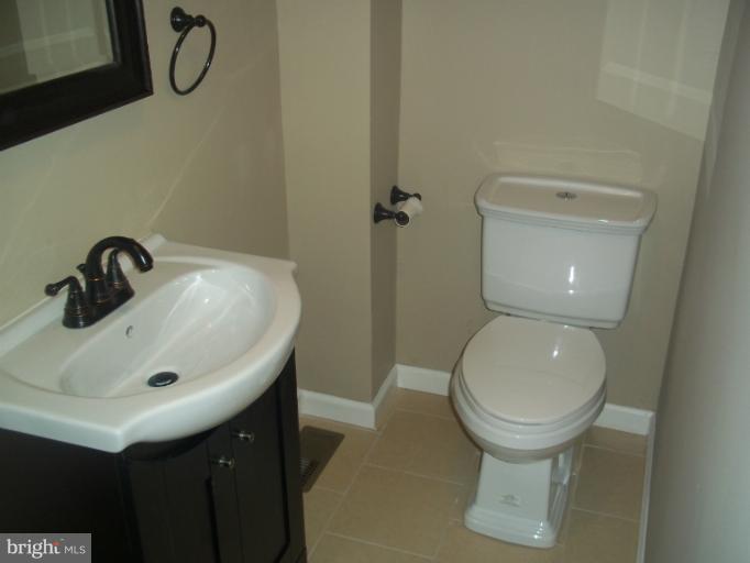 1955 Seminary Road Silver Spring, MD 20910 - Photo 5 of 25 Bath