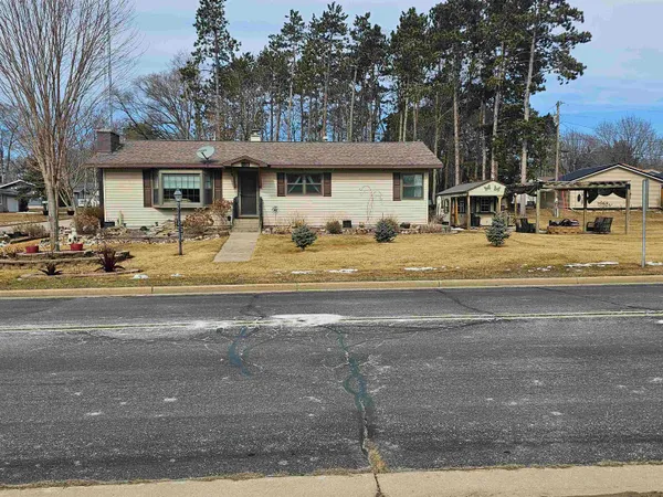 $340,000 | 145 Forest Montello Wi 53949, Montello, WI 53949