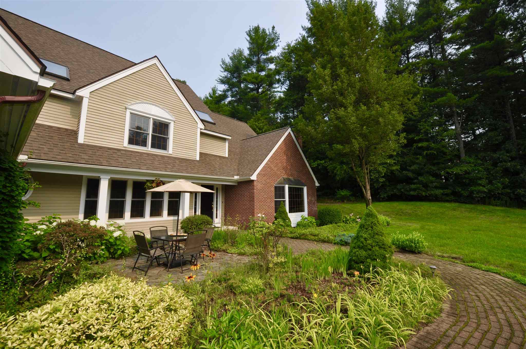 33 North Pepperell Road Hollis, NH 03049 - Photo 3 of 40