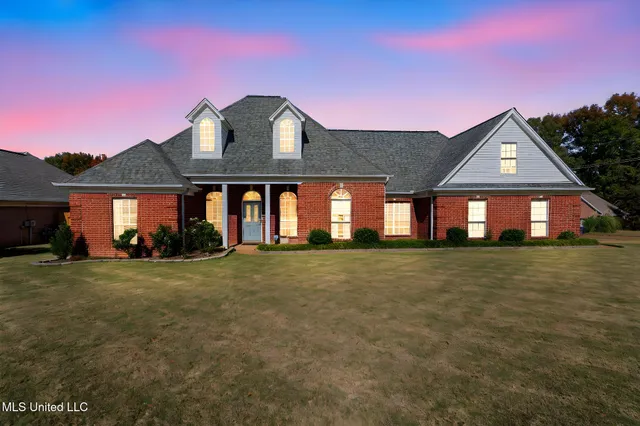 $394,900 | 208 Elkwood Lane, Hernando, MS 38632