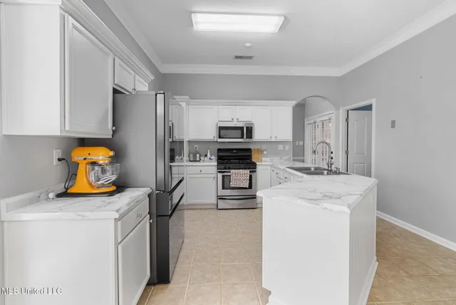 $394,900 | 208 Elkwood Lane, Hernando, MS 38632