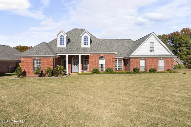 $394,900 | 208 Elkwood Lane, Hernando, MS 38632