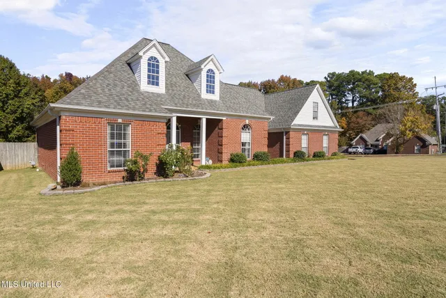$394,900 | 208 Elkwood Lane, Hernando, MS 38632