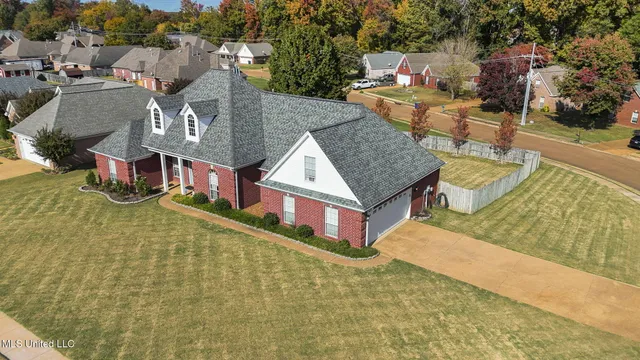 $394,900 | 208 Elkwood Lane, Hernando, MS 38632