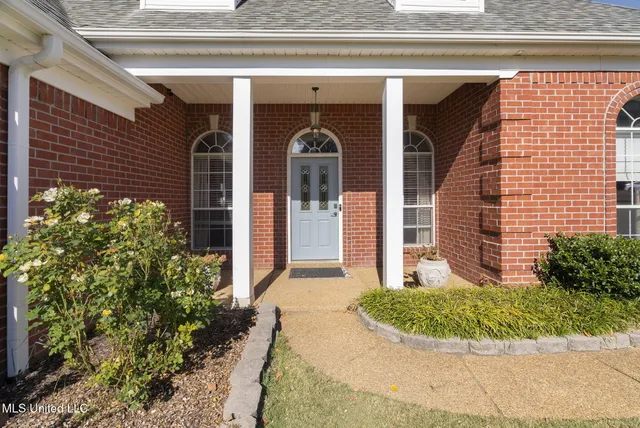 $394,900 | 208 Elkwood Lane, Hernando, MS 38632