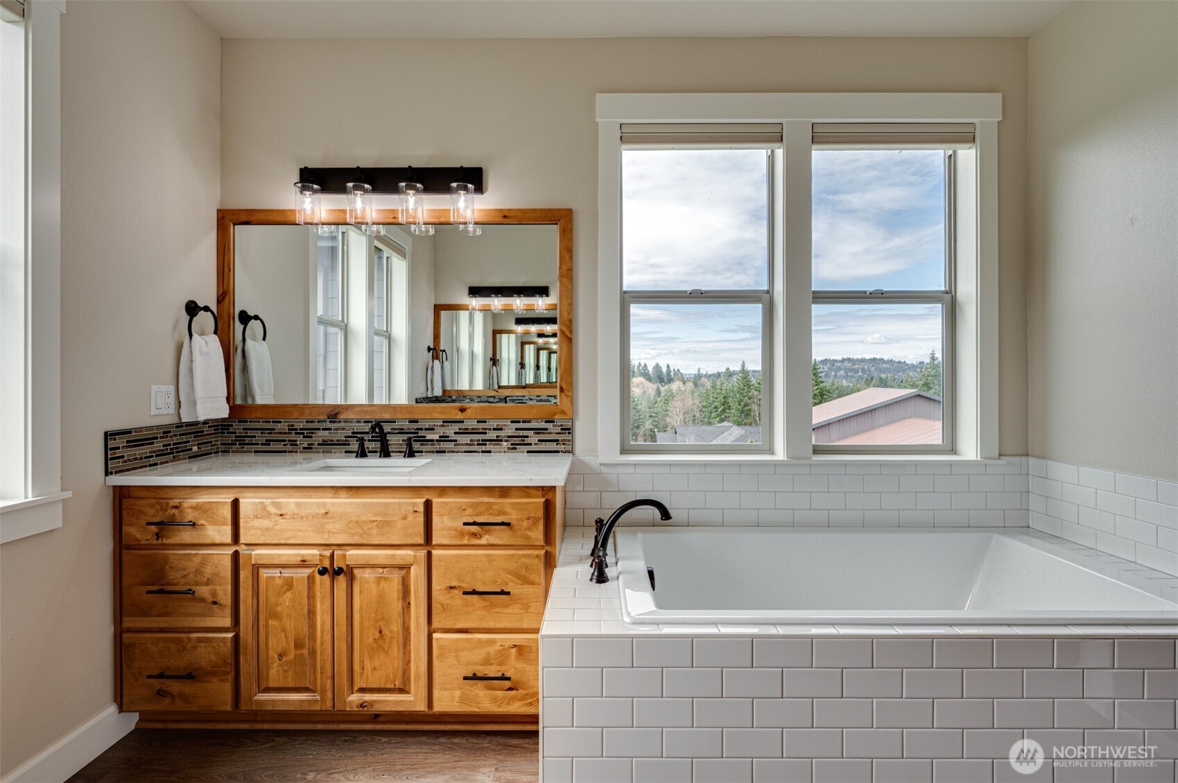 300 Cross Creek Road Kelso, WA 98626 - Photo 12 of 40