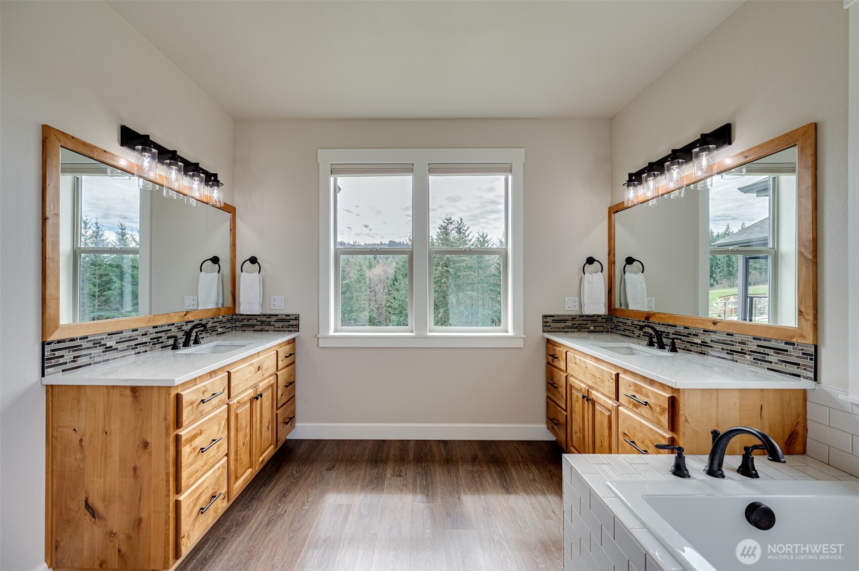 300 Cross Creek Road Kelso, WA 98626 - Photo 13 of 40