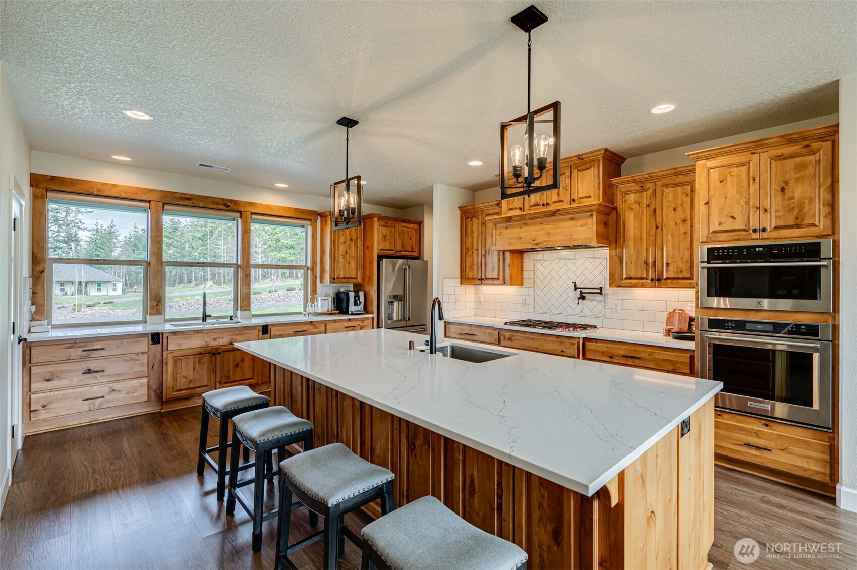 300 Cross Creek Road Kelso, WA 98626 - Photo 4 of 40