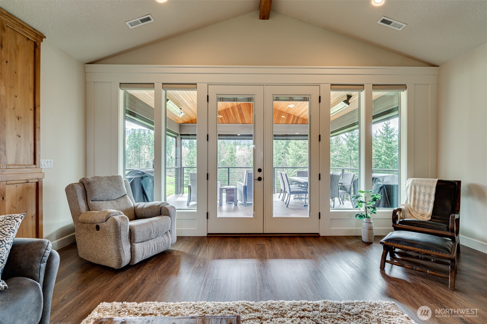 300 Cross Creek Road Kelso, WA 98626 - Photo 9 of 40