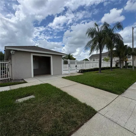 $252,000 | 306 Kensington Lake Circle, Brandon, FL 33511