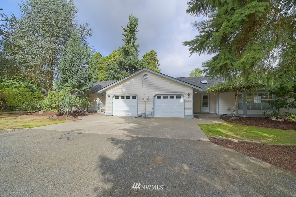 8423 236th Street Southwest, Unit A Edmonds, WA 98026 - Photo 3 of 20 Gallery Image 3