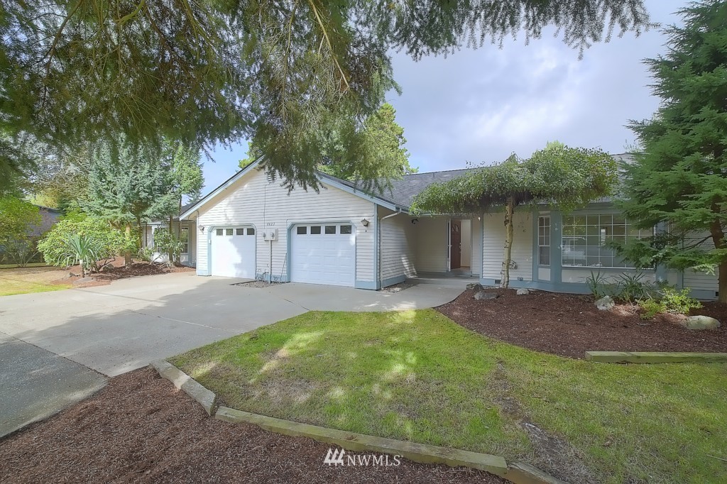 8423 236th Street Southwest, Unit A Edmonds, WA 98026 - Photo 4 of 20 Gallery Image 4