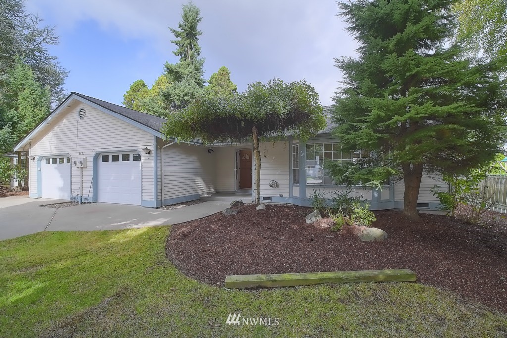 8423 236th Street Southwest, Unit A Edmonds, WA 98026 - Photo 5 of 20 Gallery Image 5