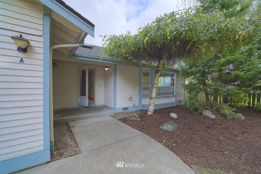 8423 236th Street Southwest, Unit A Edmonds, WA 98026 - Photo 7 of 20 Gallery Image 7