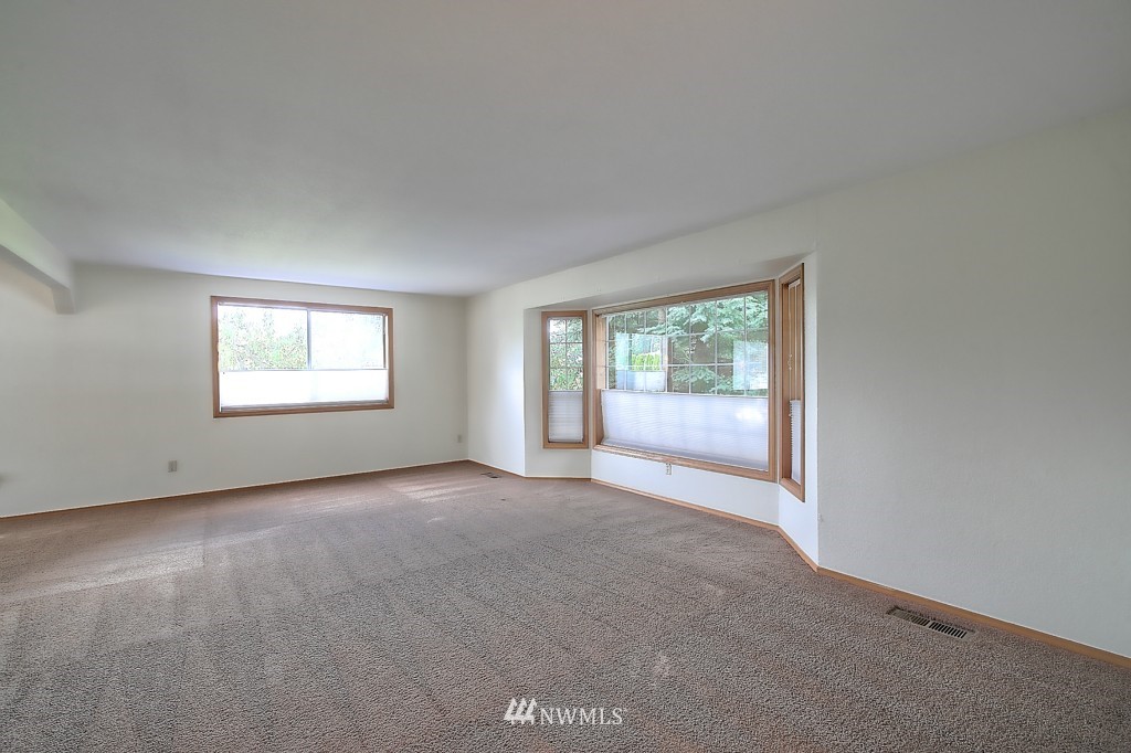 8423 236th Street Southwest, Unit A Edmonds, WA 98026 - Photo 8 of 20 Gallery Image 8