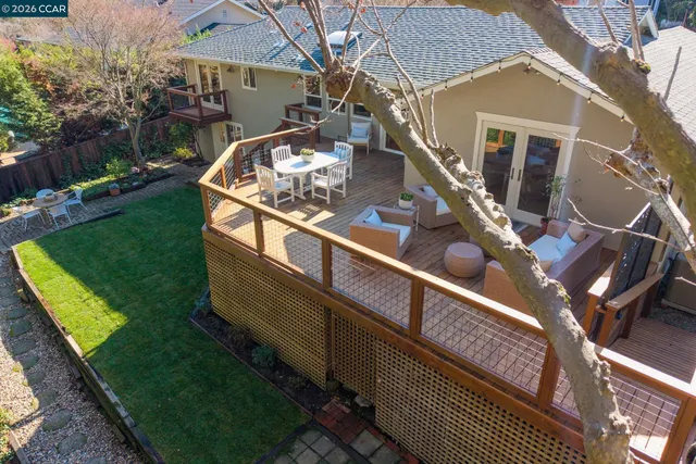 a view of a garden with houses