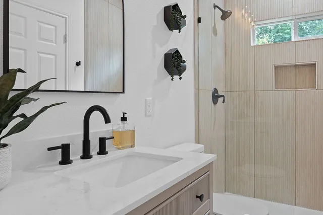 $250,000 | 738 Chihuahua Street, Lockhart, TX 78644