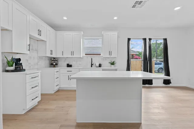 $250,000 | 738 Chihuahua Street, Lockhart, TX 78644