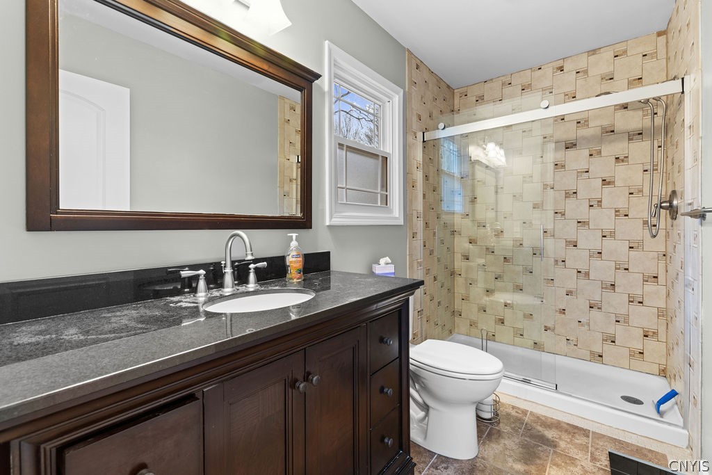 2856 Hiltonwood Road Lysander, NY 13027 - Photo 29 of 50 Primary ensuite bath