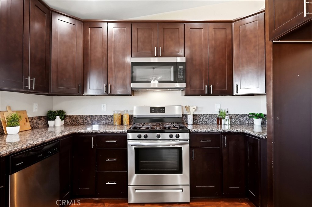 13071 Clallam Road Apple Valley, CA 92308 - Photo 12 of 37