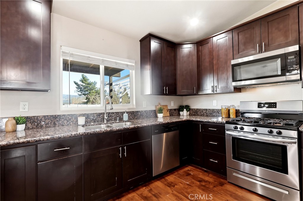 13071 Clallam Road Apple Valley, CA 92308 - Photo 13 of 37