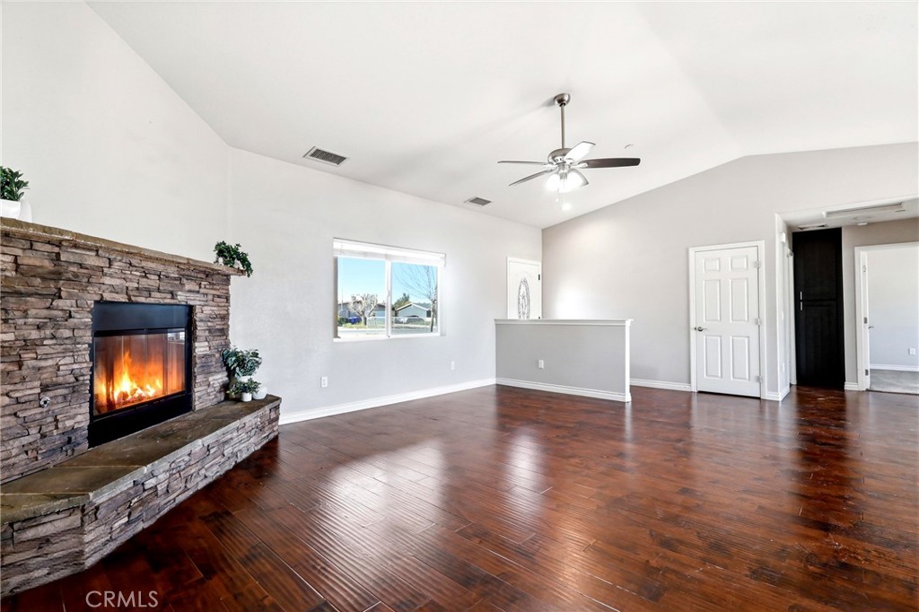 13071 Clallam Road Apple Valley, CA 92308 - Photo 8 of 37