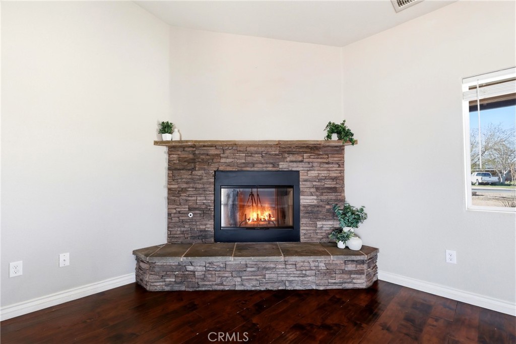 13071 Clallam Road Apple Valley, CA 92308 - Photo 9 of 37