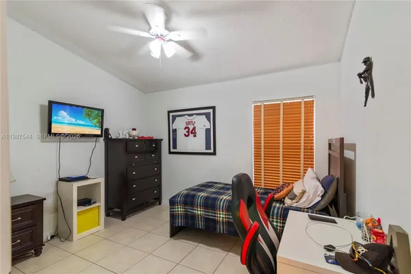 $3,900 | 1886 Northwest 145th Terrace, Pembroke Pines, FL 33028