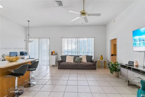 $3,900 | 1886 Northwest 145th Terrace, Pembroke Pines, FL 33028